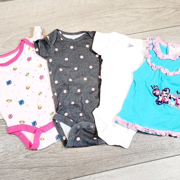 Girls 0-3 Month Short Sleeve Onesie Lot - Picture 1 of 1